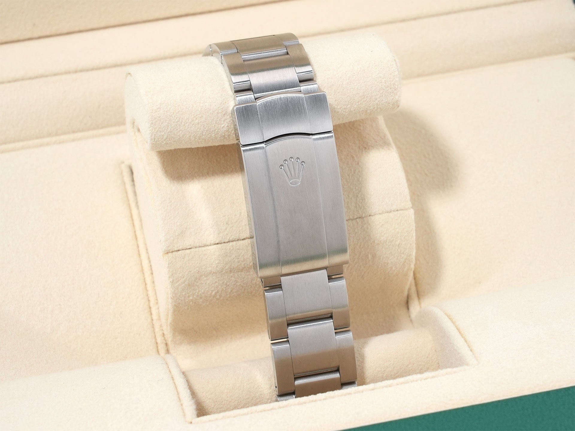 ロレックス オイスターパーペチュアル41 Ref.124300 ステンレススチール シルバー文字盤 美中古 zpv42hye