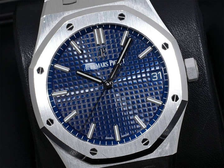Audemars Piguet Royal Oak Ref.15503BC.OO.1220BC.01 White Gold Blue Dial Pre-owned a3z3zcwo