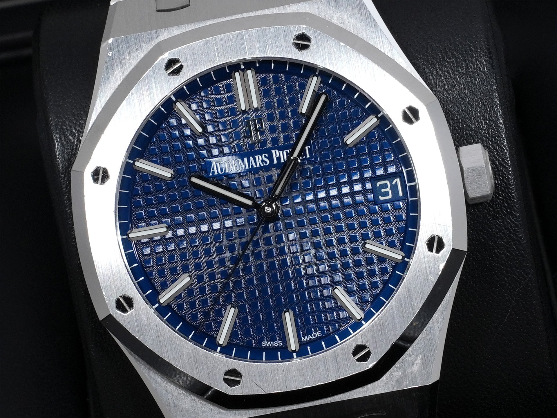 Audemars Piguet Royal Oak Ref.15503BC.OO.1220BC.01 White Gold Blue Dial Pre-owned a3z3zcwo