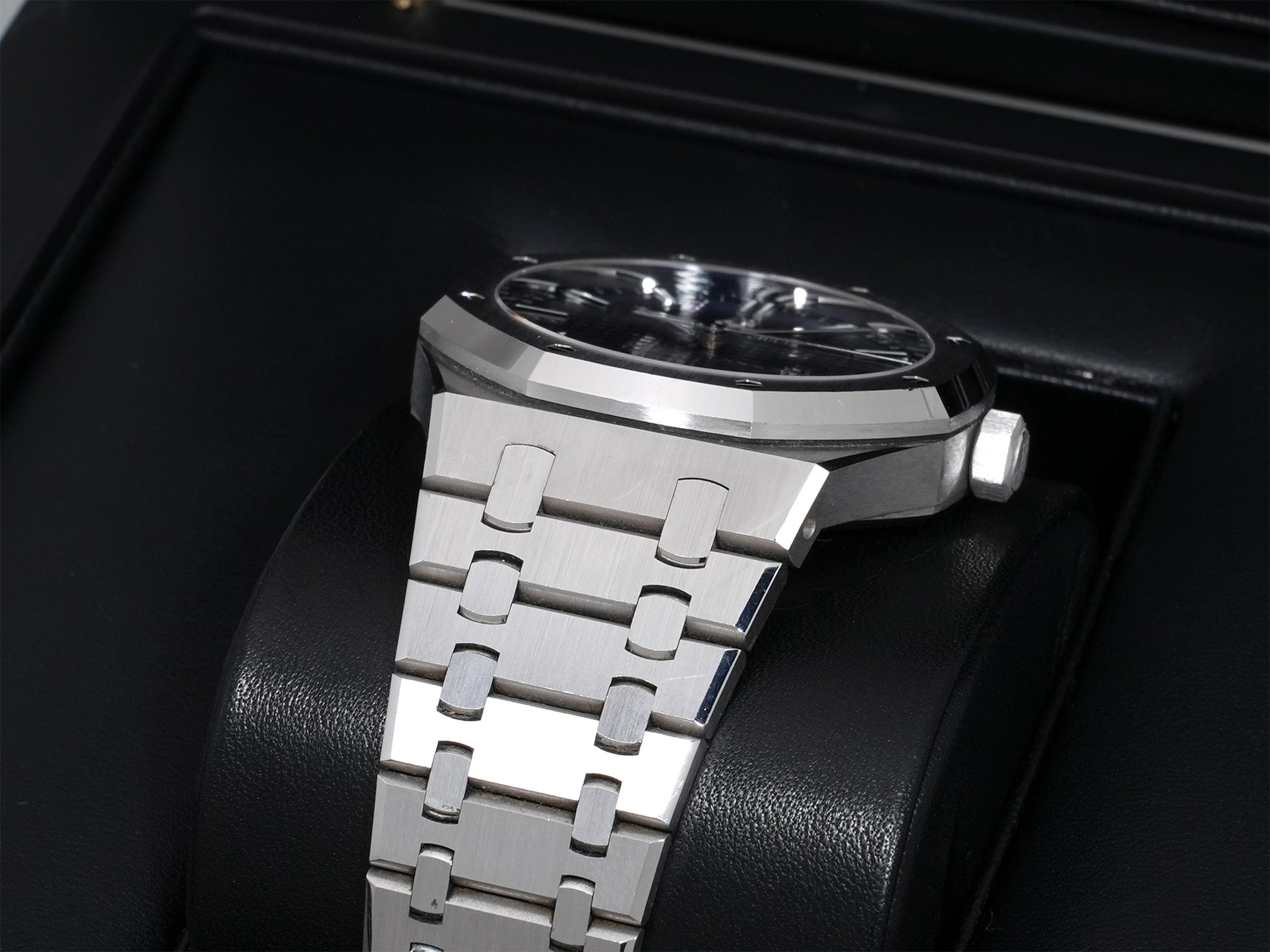 Audemars Piguet Royal Oak Ref.15503BC.OO.1220BC.01 White Gold Blue Dial Pre-owned a3z3zcwo