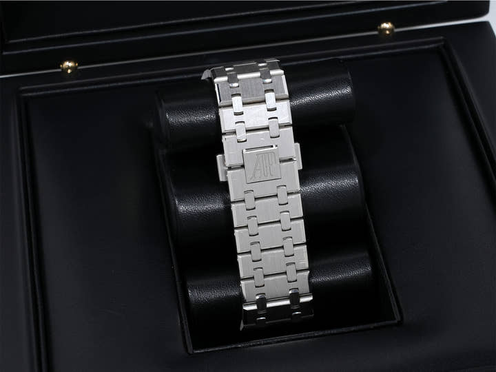 Audemars Piguet Royal Oak Ref.15503BC.OO.1220BC.01 White Gold Blue Dial Pre-owned a3z3zcwo