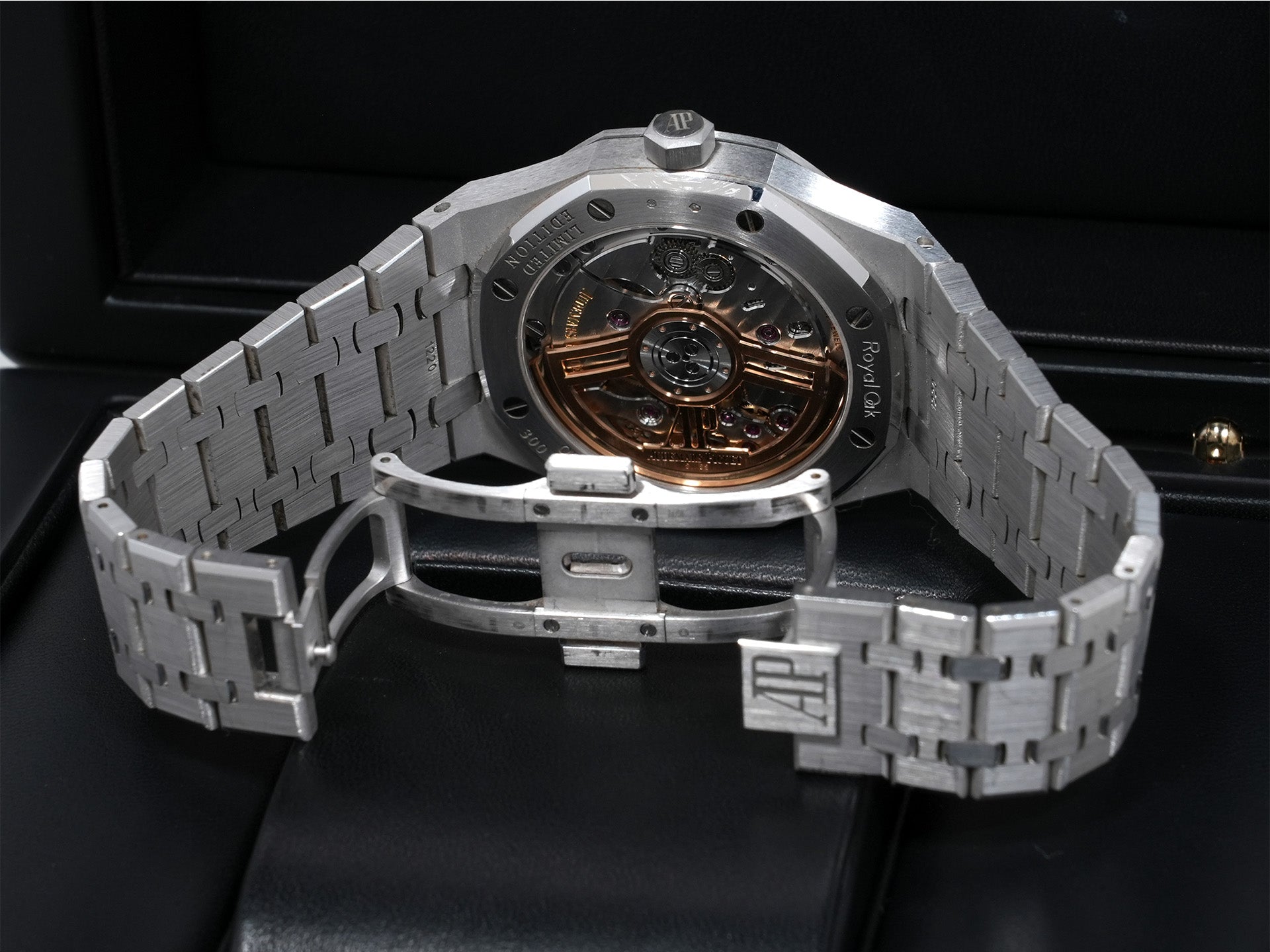 Audemars Piguet Royal Oak Ref.15503BC.OO.1220BC.01 White Gold Blue Dial Pre-owned a3z3zcwo