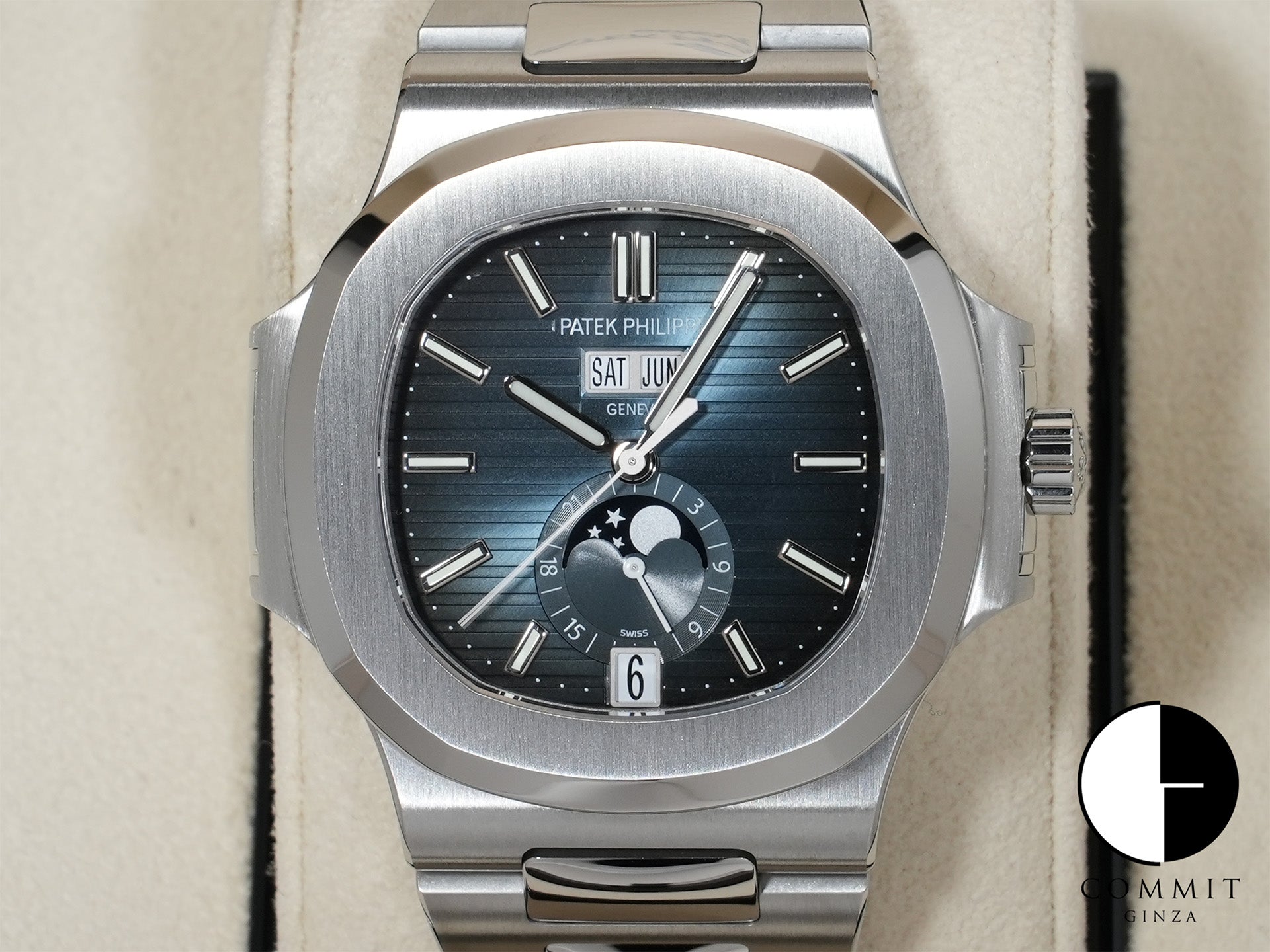Patek Philippe Nautilus Annual Calendar Moon Phase Ref. 5726/1A-014 Stainless Steel Blue, Black Gradient Dial Excellent Condition rww7cm5q