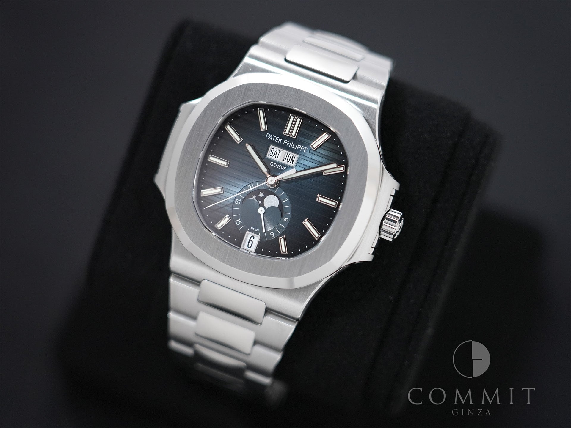 Patek Philippe Nautilus Annual Calendar Moon Phase Ref. 5726/1A-014 Stainless Steel Blue, Black Gradient Dial Excellent Condition rww7cm5q