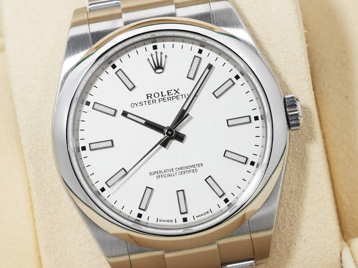 Rolex Oyster Perpetual 39 Ref. 114300 Stainless Steel White Dial Excellent Used Condition vouqv2rb
