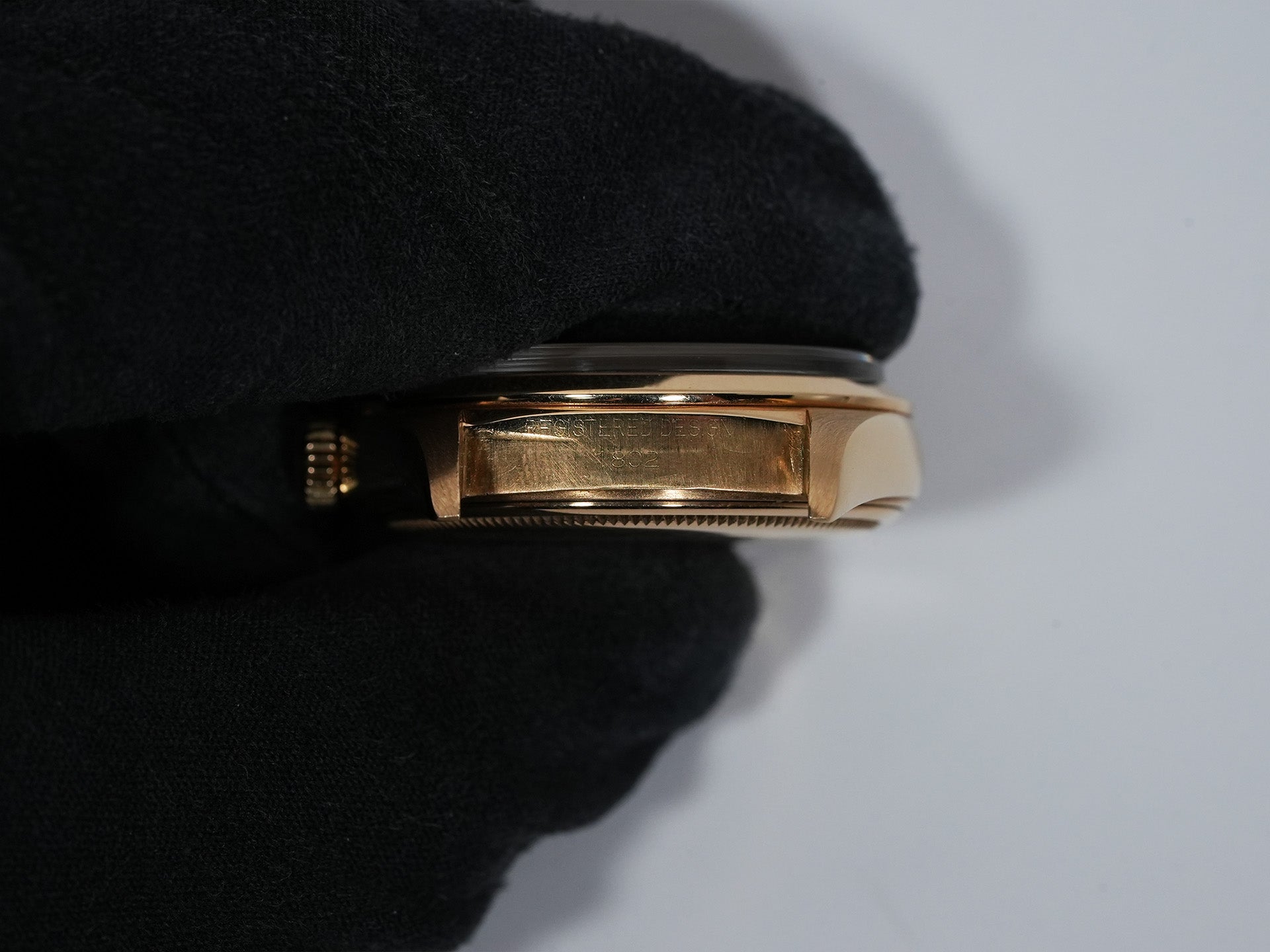 Rolex Day-Date Ref.1802/8 Yellow Gold Champagne Dial Pre-Owned i9swx4w9