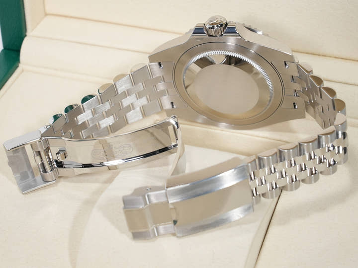 Rolex GMT-Master II Ref. 126710GRNR Stainless Steel Black Dial Jubilee Bracelet Unused eug6hg7c