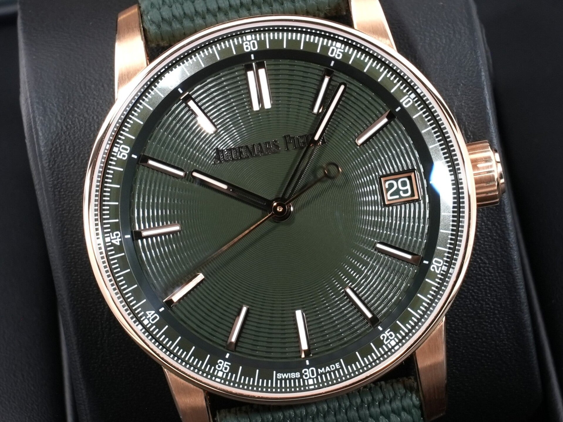 Audemars Piguet CODE 11.59 by Audemars Piguet Ref.15210OR.OO.A056KB.01 Pink Gold Green Dial Excellent Condition h8n5qnre