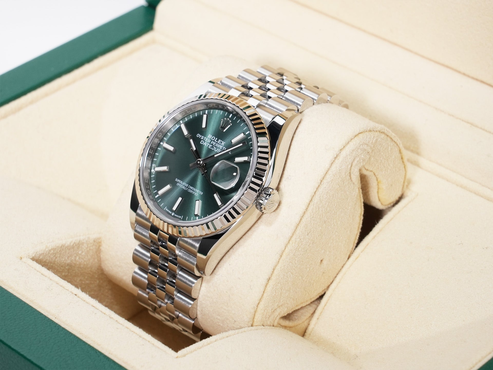 Rolex Datejust 36 Ref. 126234 Stainless Steel/White Gold Mint Green Dial Jubilee Bracelet Excellent Used Condition twbaah6n