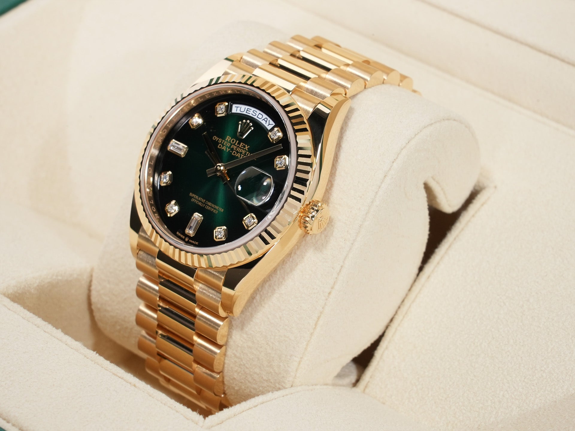 Rolex Day-Date 36 Ref. 128238A Yellow Gold Green Ombre Dial Pre-Owned c4e2867z