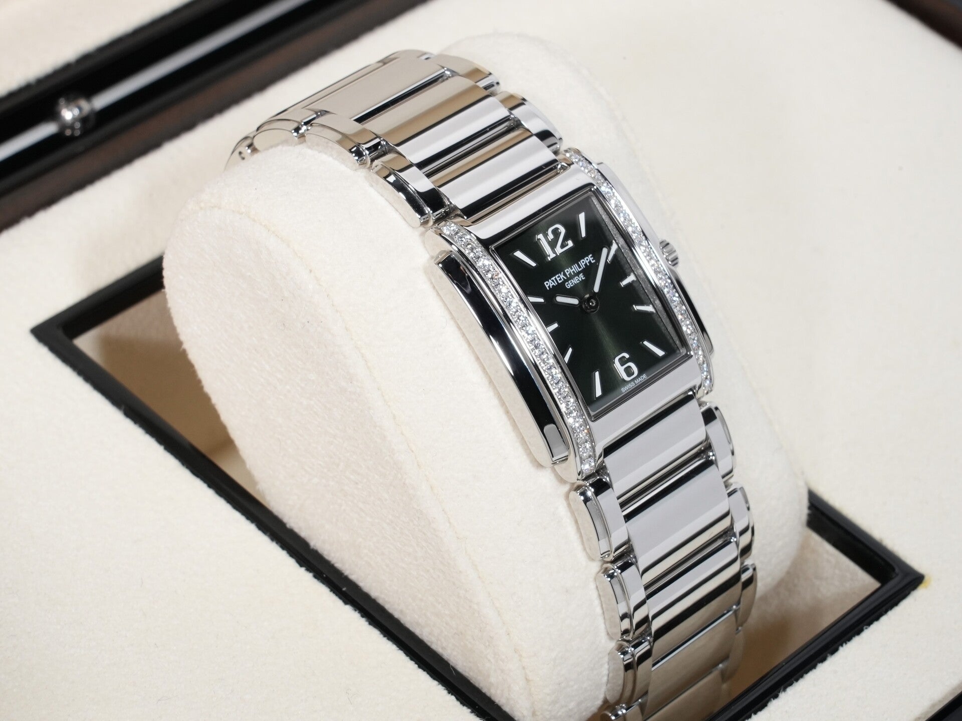 Patek Philippe Twenty-4 Ref.4910/1200A-011 Stainless Steel Olive Green Dial Used 4y78g2nn