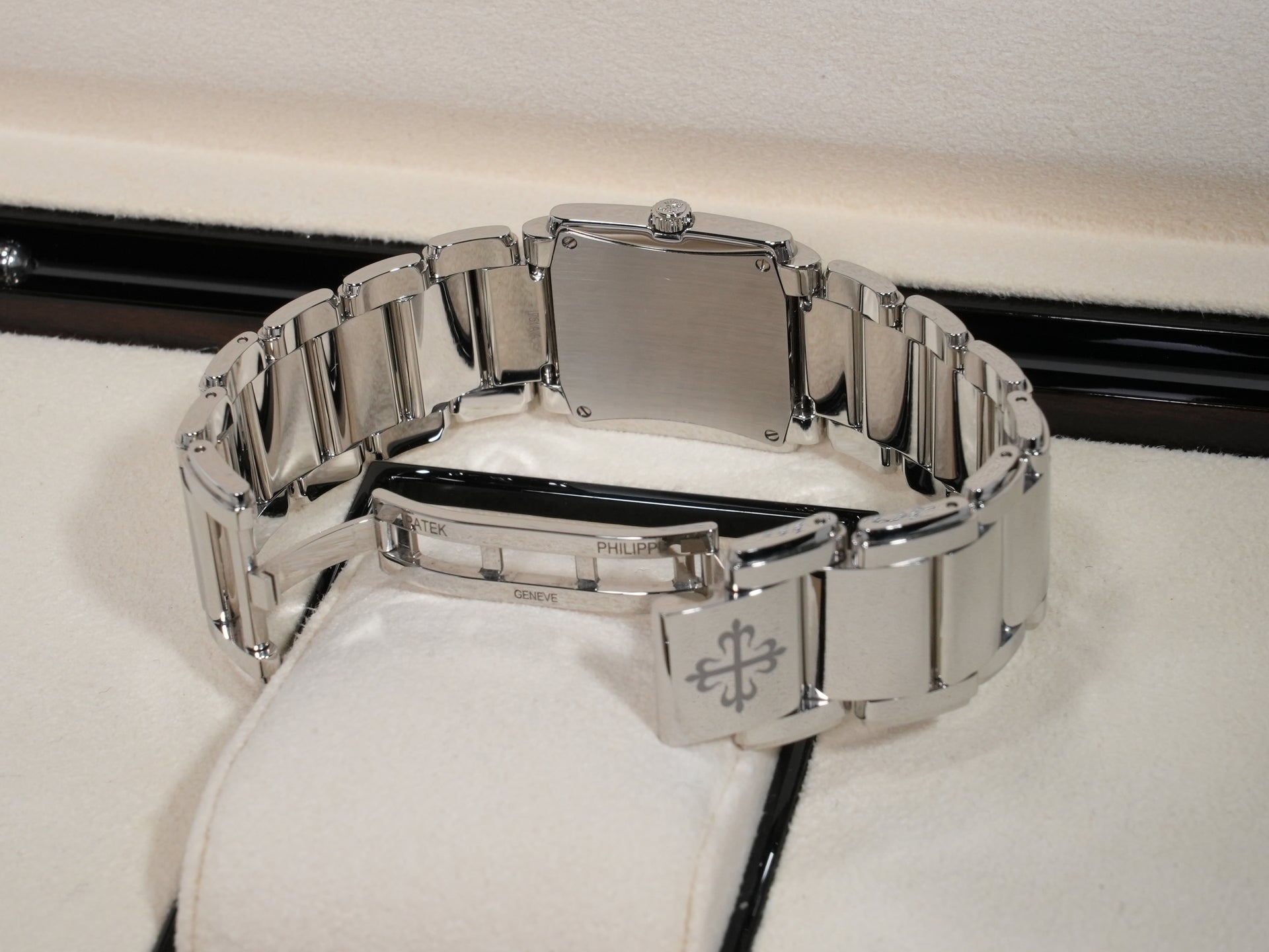 Patek Philippe Twenty-4 Ref.4910/1200A-011 Stainless Steel Olive Green Dial Used 4y78g2nn
