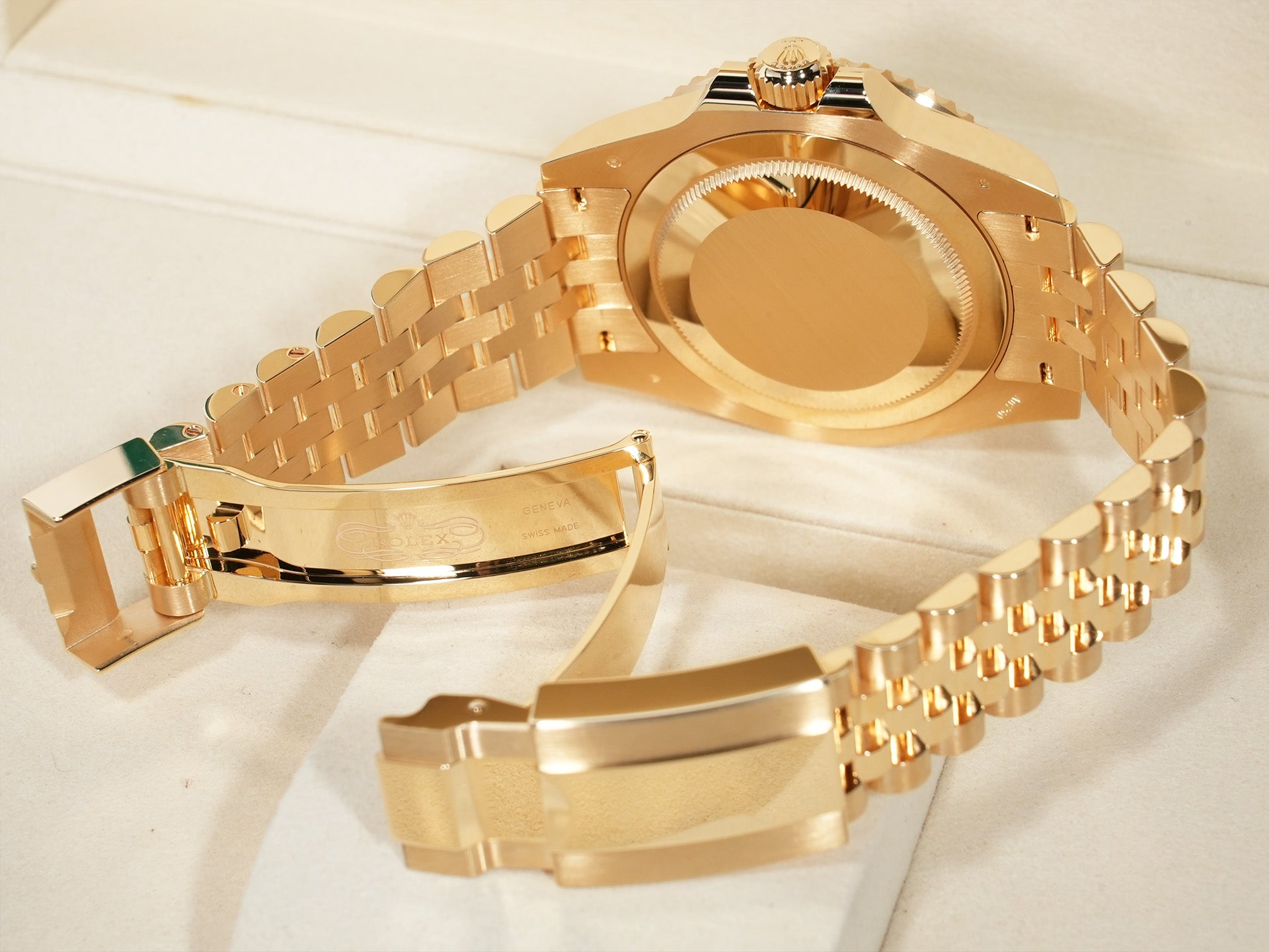 Rolex GMT-Master II Ref.126718GRNR Yellow Gold Black Dial Jubilee Bracelet Unused d2jbe72e