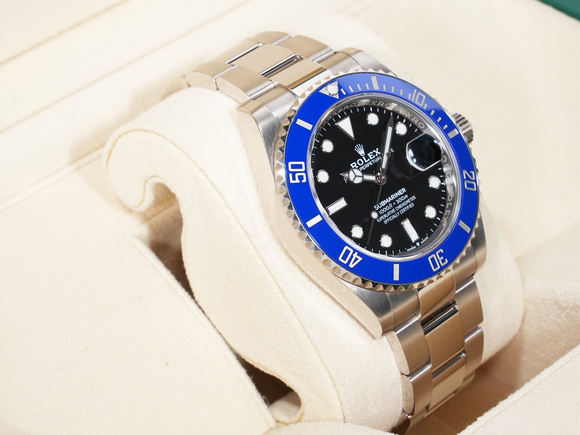 Rolex Submariner Date Ref. 126619LB White Gold Black Dial Used 8y332yqc