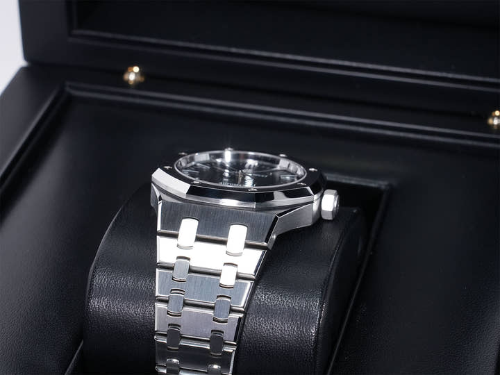 Audemars Piguet Royal Oak Ref.15450ST.OO.1256ST.03 Stainless Steel Blue Dial Excellent Condition cc8coxje
