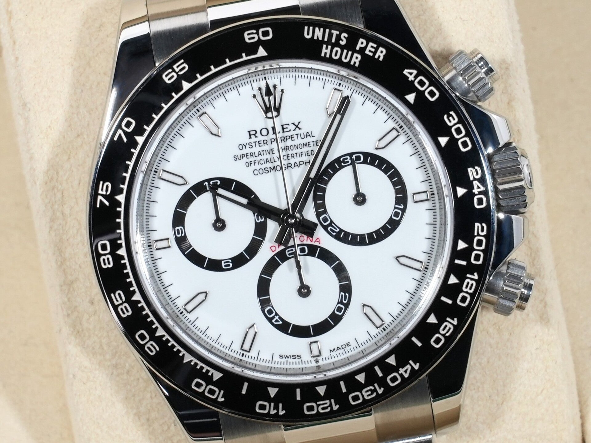 ROLEX Daytona Ref.126500LN Stainless Steel White Dial Excellent Condition av8j9c5o