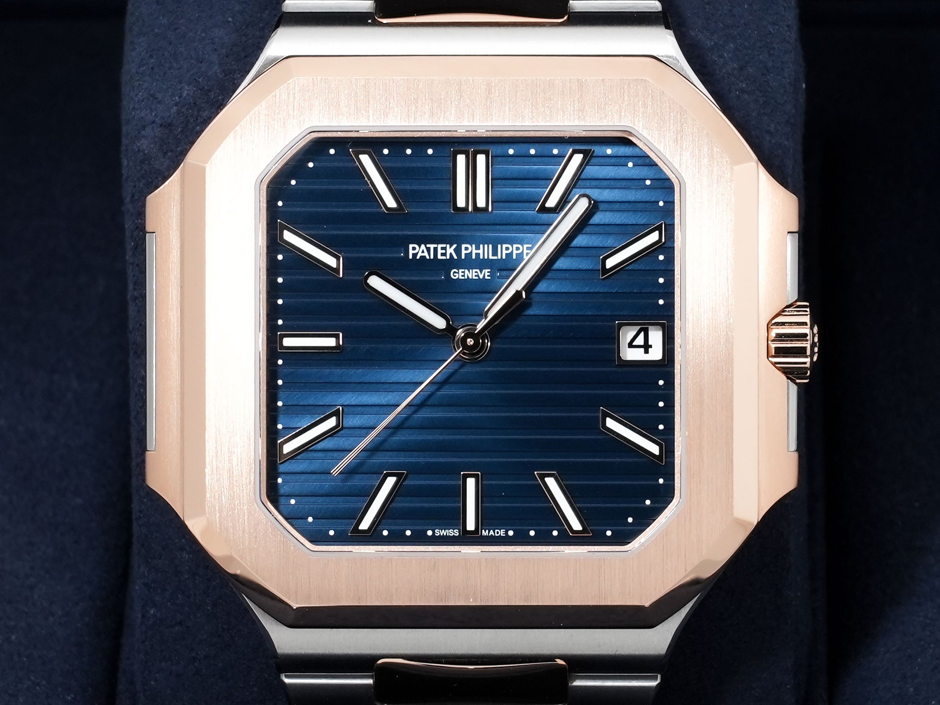 パテックフィリップ キュビタス Ref.5821/1AR-001 ステンレススチール/ローズゴールド ブルーソレイユ文字盤 未使用 ces9tzyf