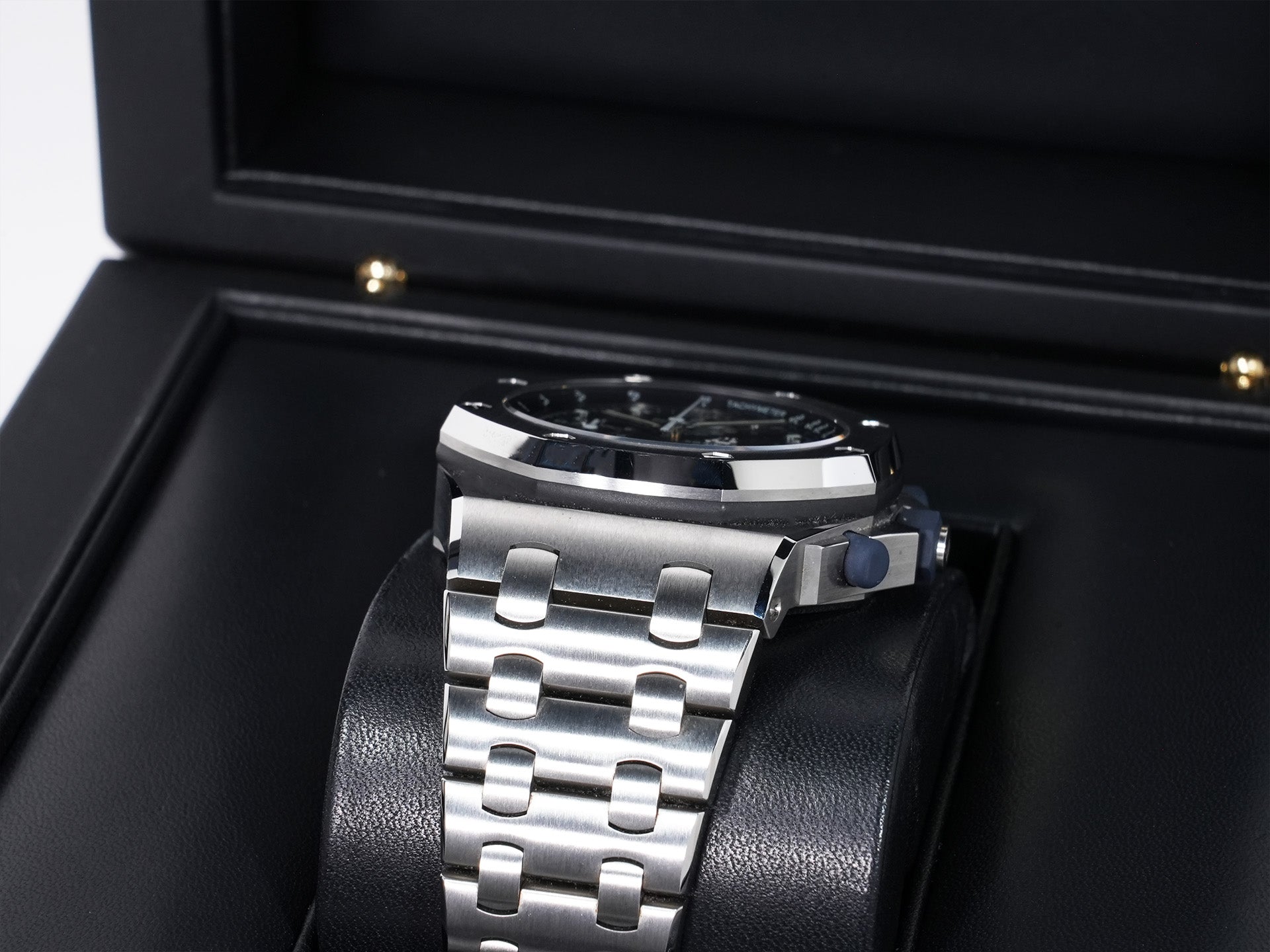 Audemars Piguet Royal Oak Offshore Chronograph Ref.26237ST.OO.1000ST.01 Stainless Steel Blue Dial Pre-owned 2ekzwz7k