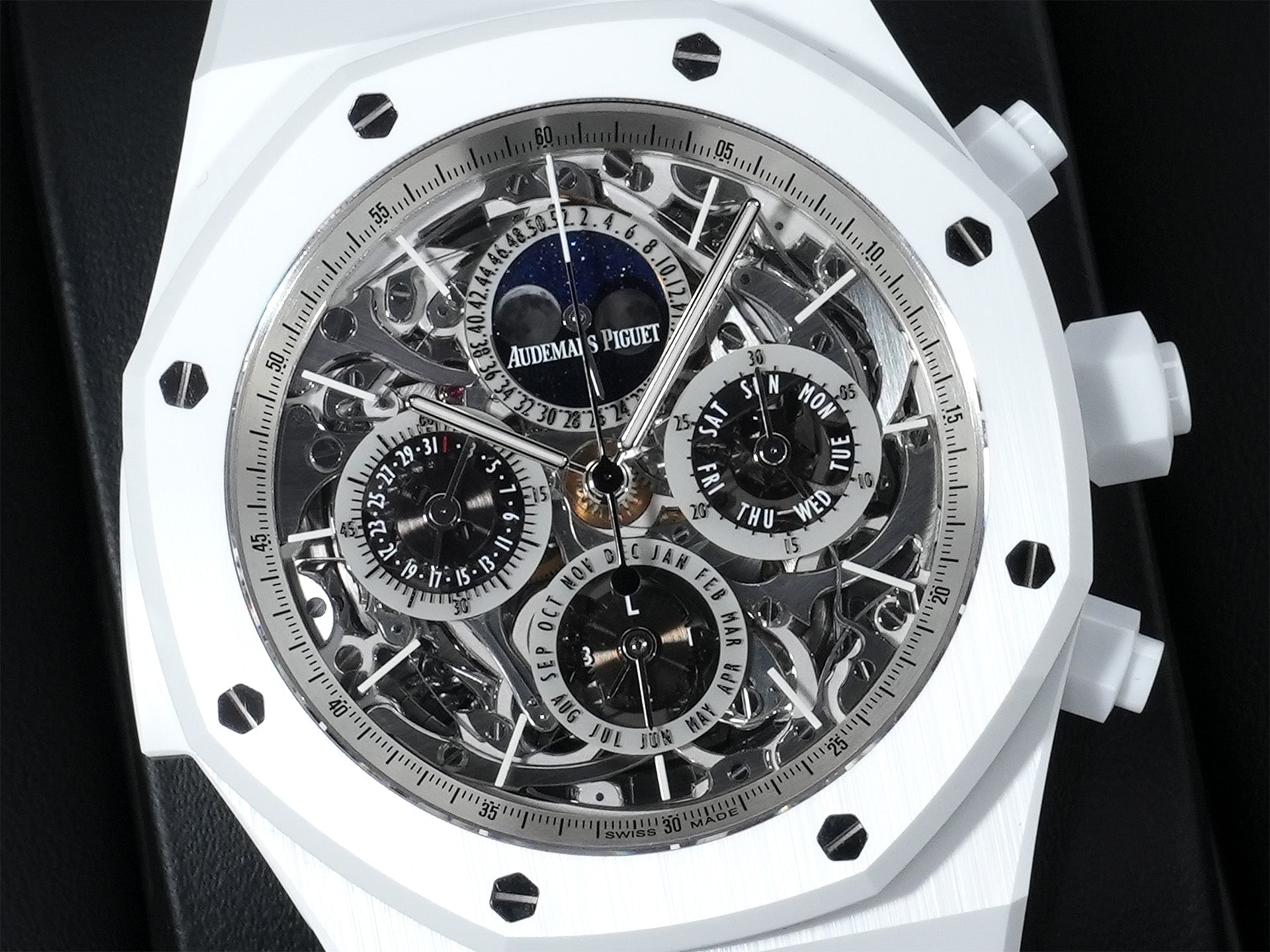 Audemars Piguet Royal Oak Grande Complication Ref.26605CB.OO.1248CB.01 White Ceramic Sapphire Dial Unused jgudz77f
