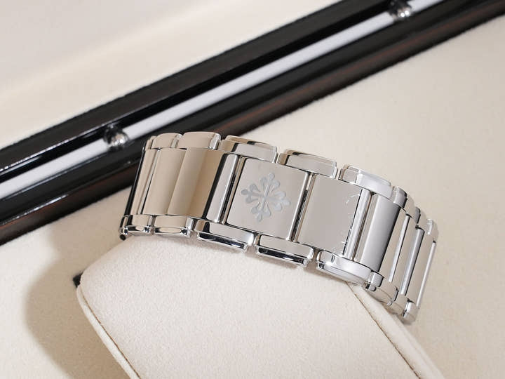 パテックフィリップ Twenty-4 Ref.4910/1200A-010 ステンレススチール グレー文字盤 美品 9kbzrpzn