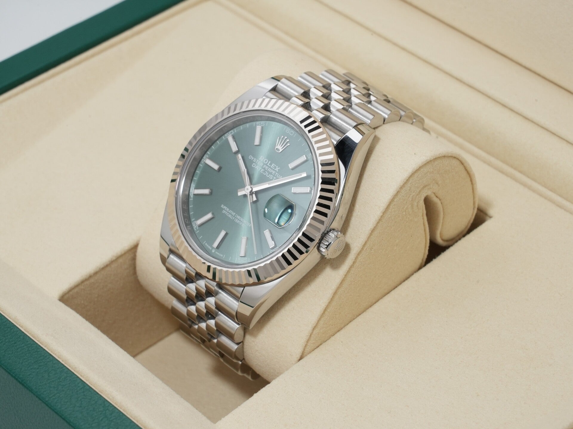 Rolex Datejust 41 Ref. 126334 Stainless Steel/White Gold Mint Green Dial Jubilee Bracelet Excellent Condition 3iwqeenh