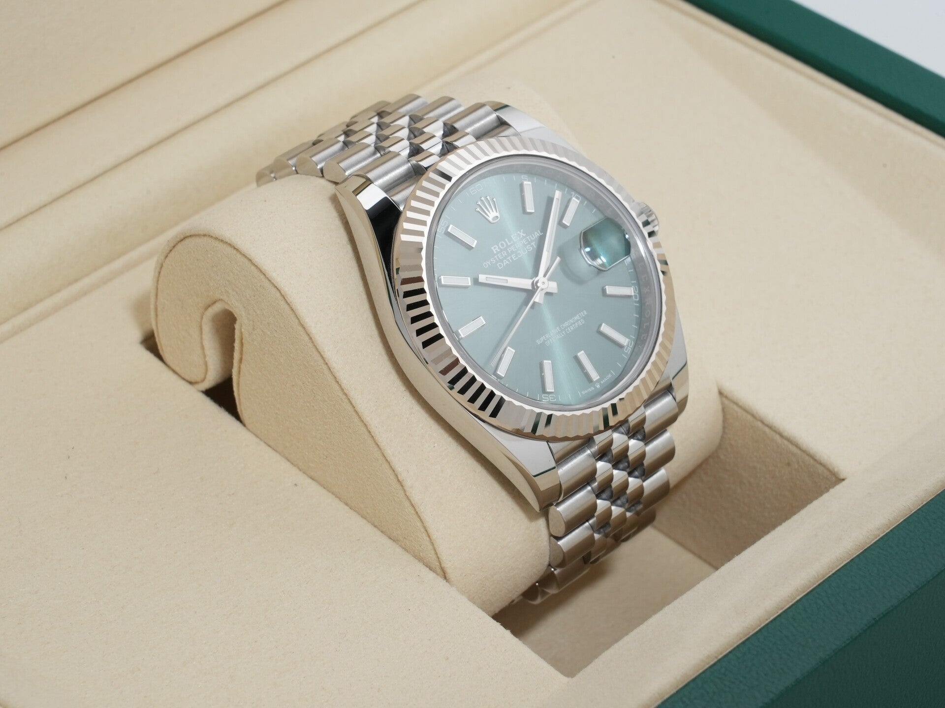 Rolex Datejust 41 Ref. 126334 Stainless Steel/White Gold Mint Green Dial Jubilee Bracelet Excellent Condition 3iwqeenh