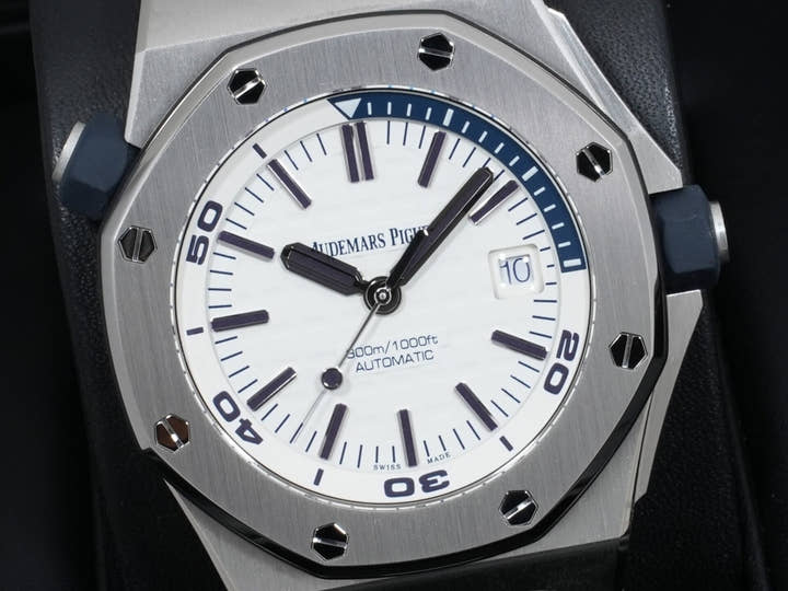 オーデマピゲ ロイヤルオーク オフショア ダイバー Ref.15710ST.OO.A010CA.01 ステンレススチール ホワイト文字盤 美品 ivsqzmnc
