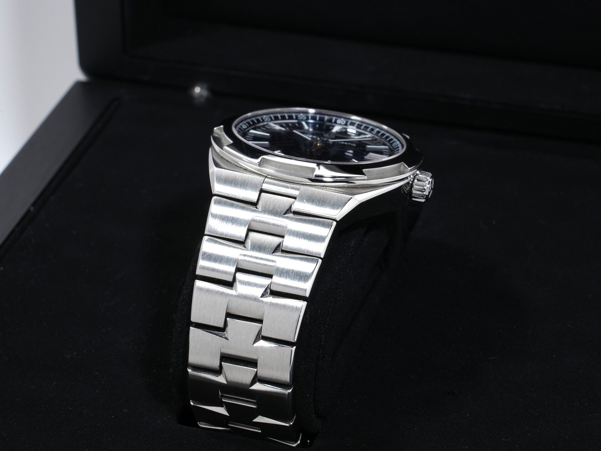 ヴァシュロンコンスタンタン オーヴァーシーズ Ref.4500V/110A-B128 ステンレススチール ブルー文字盤 中古 f6vbkoii