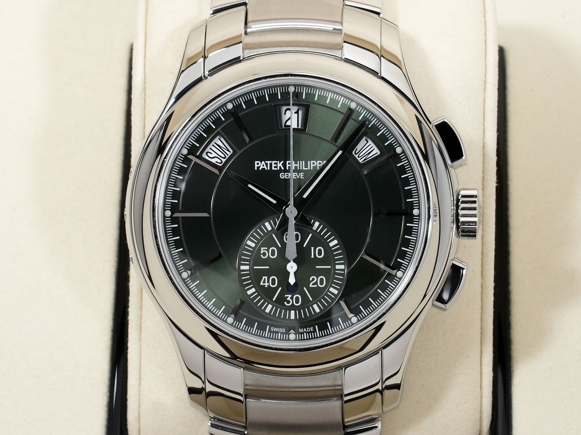 パテックフィリップ アニュアルカレンダー クロノグラフ Ref.5905/1A-001 ステンレススチール オリーブグリーン ソレイユ文字盤 未使用 kppiiezt