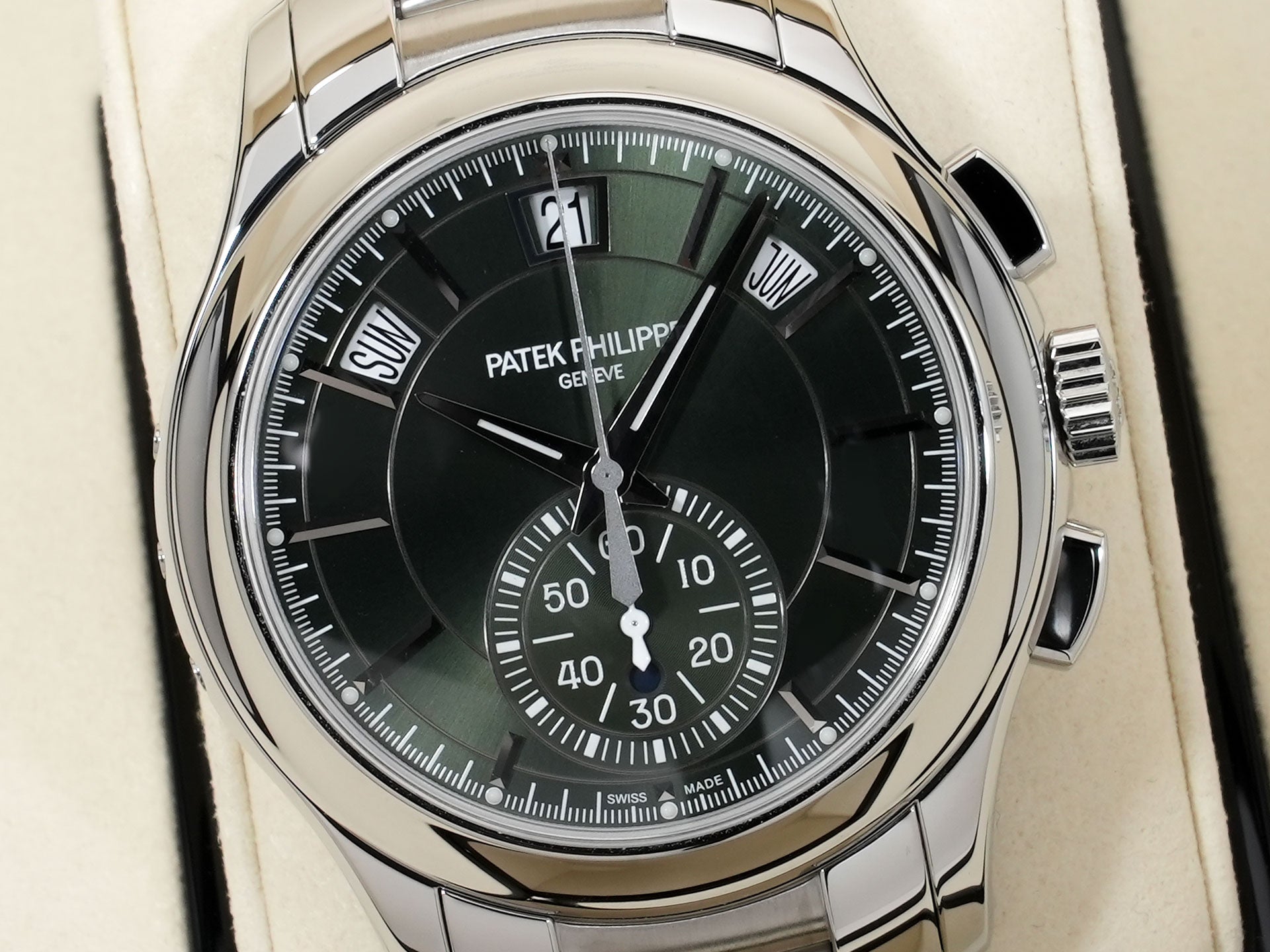 パテックフィリップ アニュアルカレンダー クロノグラフ Ref.5905/1A-001 ステンレススチール オリーブグリーン ソレイユ文字盤 未使用 kppiiezt