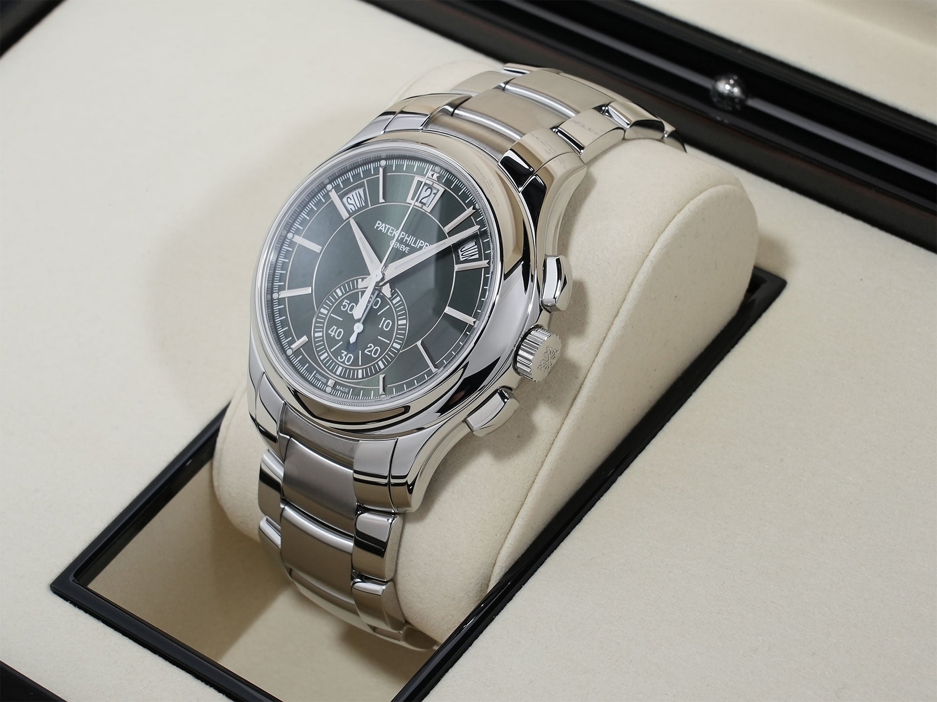 パテックフィリップ アニュアルカレンダー クロノグラフ Ref.5905/1A-001 ステンレススチール オリーブグリーン ソレイユ文字盤 未使用 kppiiezt
