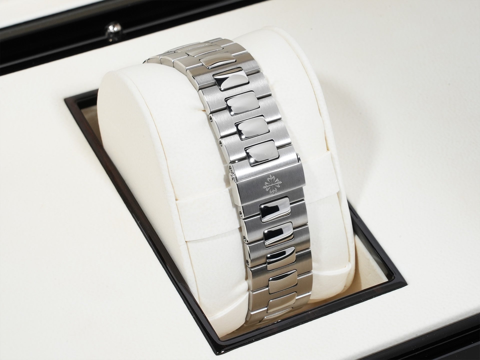 パテックフィリップ ノーチラス クロノグラフ TIFFANY＆CO. Ref.5980/1A-001 ステンレススチール ブルー文字盤 未使用 w3xnfmbz