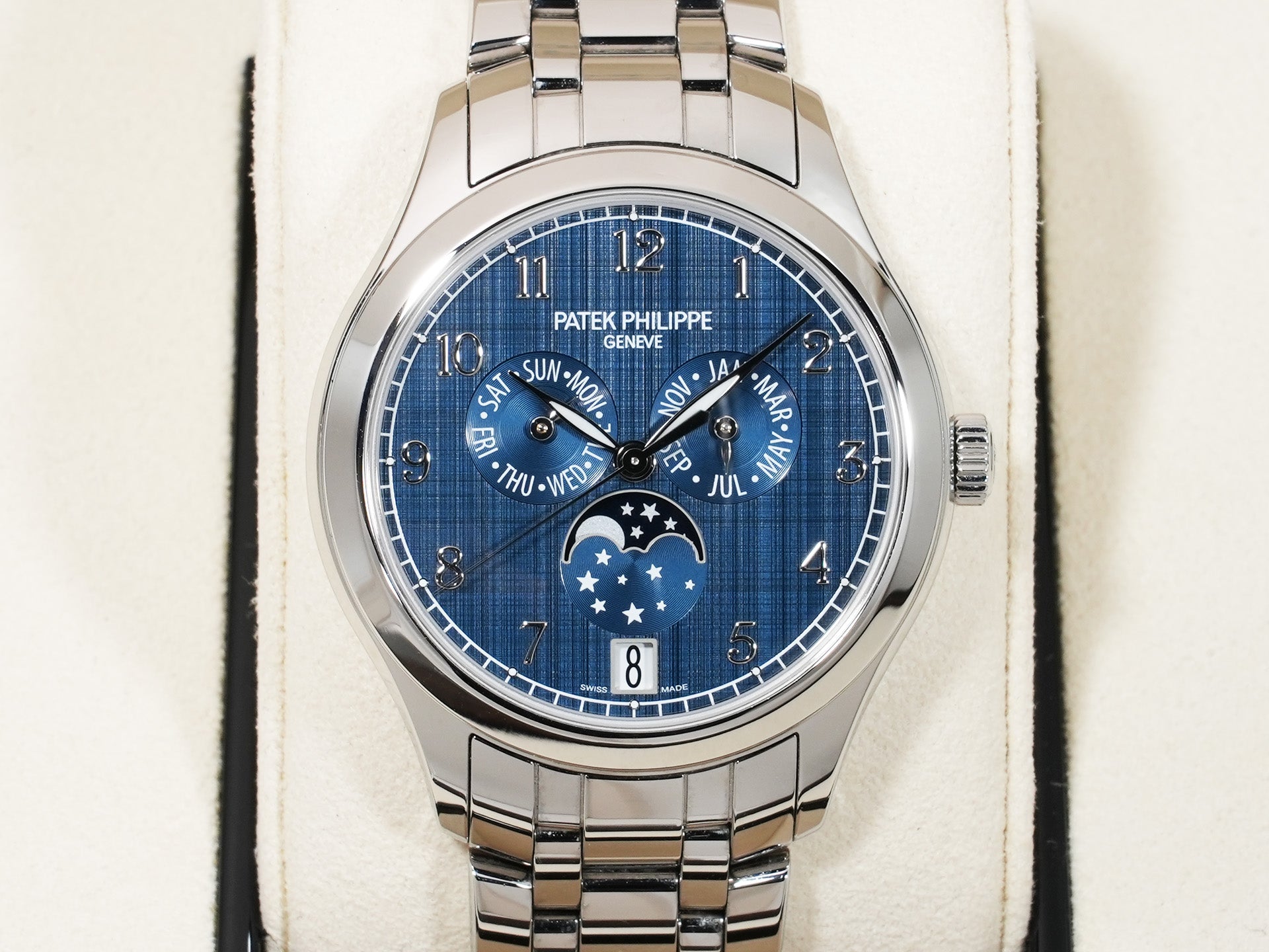 パテックフィリップ アニュアルカレンダー ムーンフェイズ Ref.4947/1A-001 ステンレススチール ブルー文字盤 中古 vyfcveh6