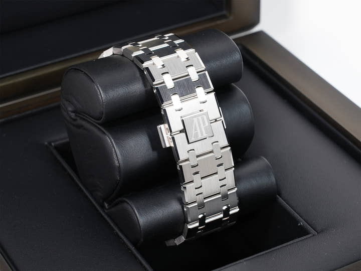 オーデマピゲ ロイヤルオーク クロノグラフ 50周年記念 Ref.26240ST.OO.1320ST.01 ステンレススチール ブルー文字盤 未使用 ypjbcjne