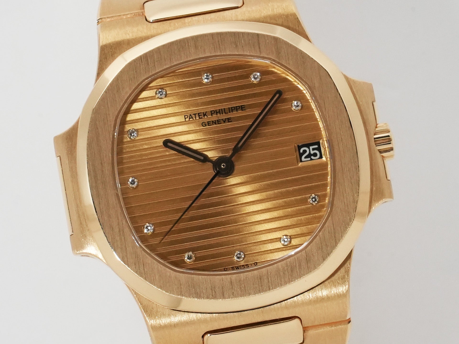 Patek Philippe Nautilus Ref. 3800/1J Yellow Gold Champagne Dial Excellent Condition dgv98pdq
