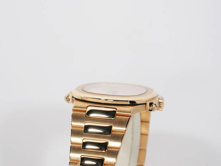 Patek Philippe Nautilus Ref. 3800/1J Yellow Gold Champagne Dial Excellent Condition dgv98pdq