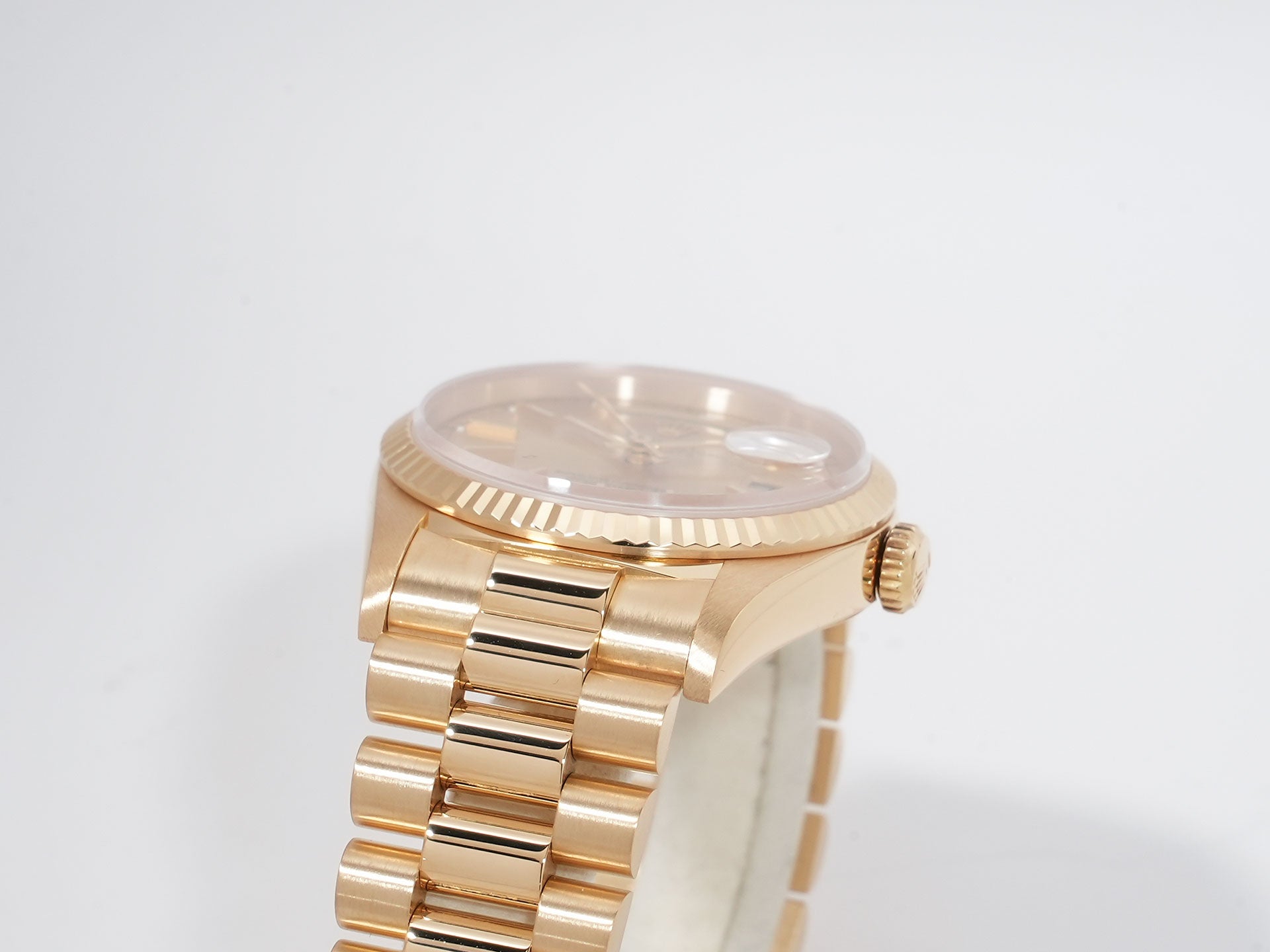 Rolex Day-Date 36 Ref. 18238 Yellow Gold Champagne Dial Pre-Owned cwqpe2ma