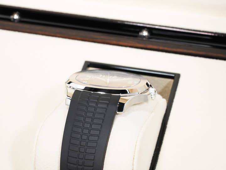 パテックフィリップ アクアノート Ref.5167A-001 ステンレススチール ブラック文字盤 中古 9esw6avq
