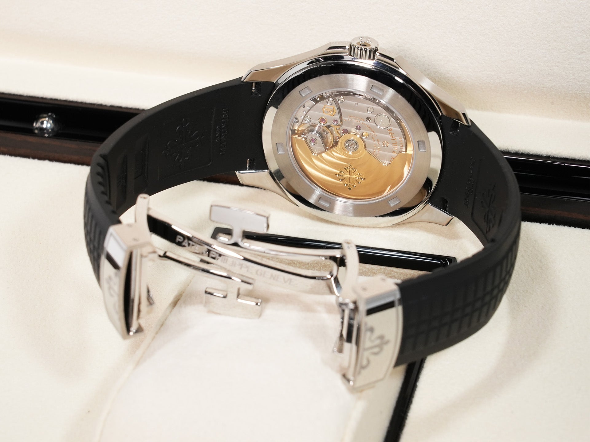 パテックフィリップ アクアノート Ref.5167A-001 ステンレススチール ブラック文字盤 中古 9esw6avq