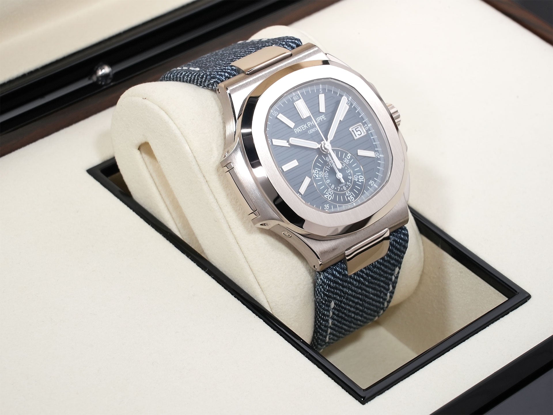パテックフィリップ ノーチラス クロノグラフ Ref.5980/60G-001 ホワイトゴールド ブルーグレー オパーリン文字盤 未使用 mzpk3ij5