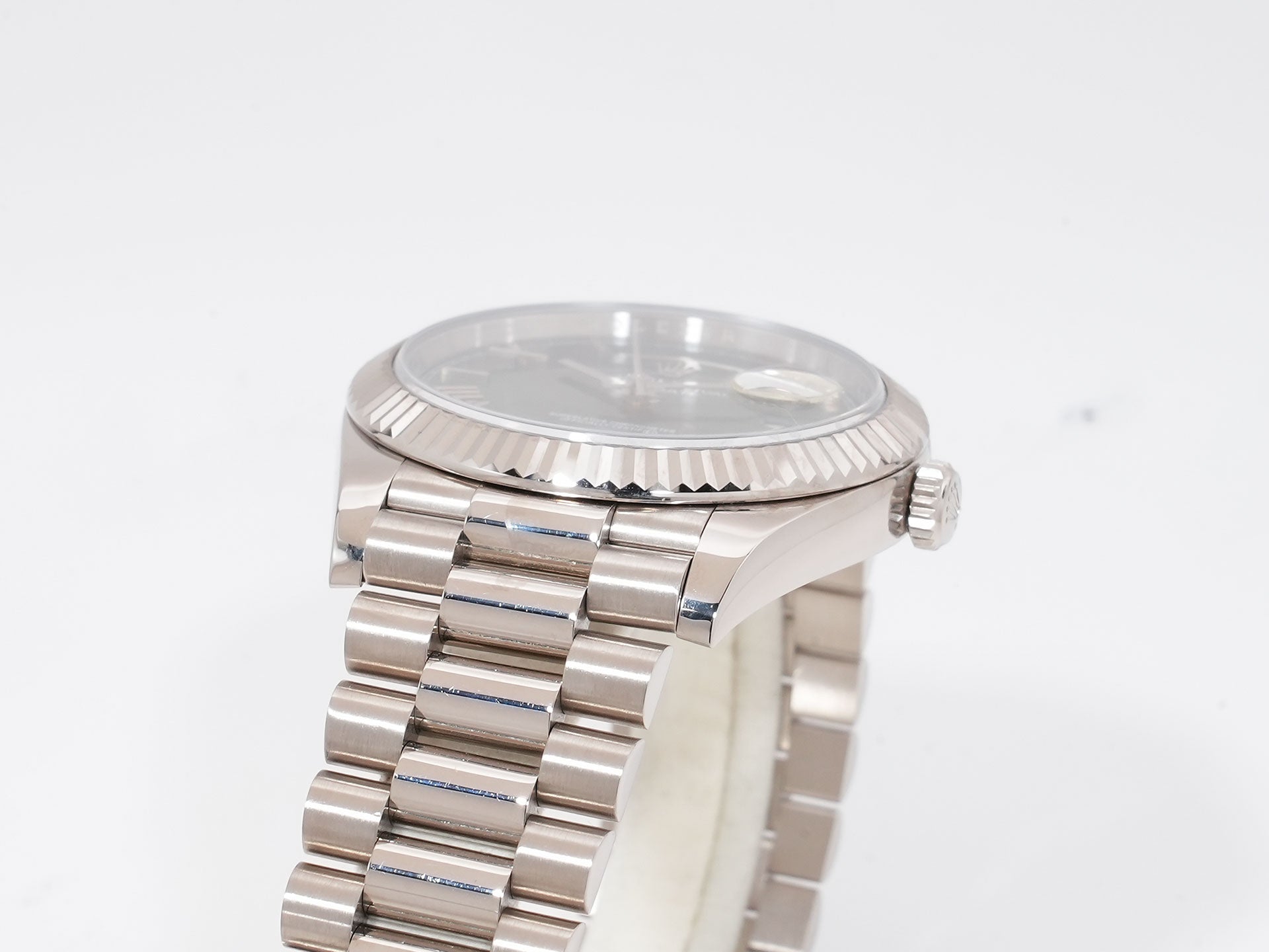 ロレックス デイデイト40 Ref.228239 ホワイトゴールド オリーブグリーン文字盤 中古 zhovcmh8