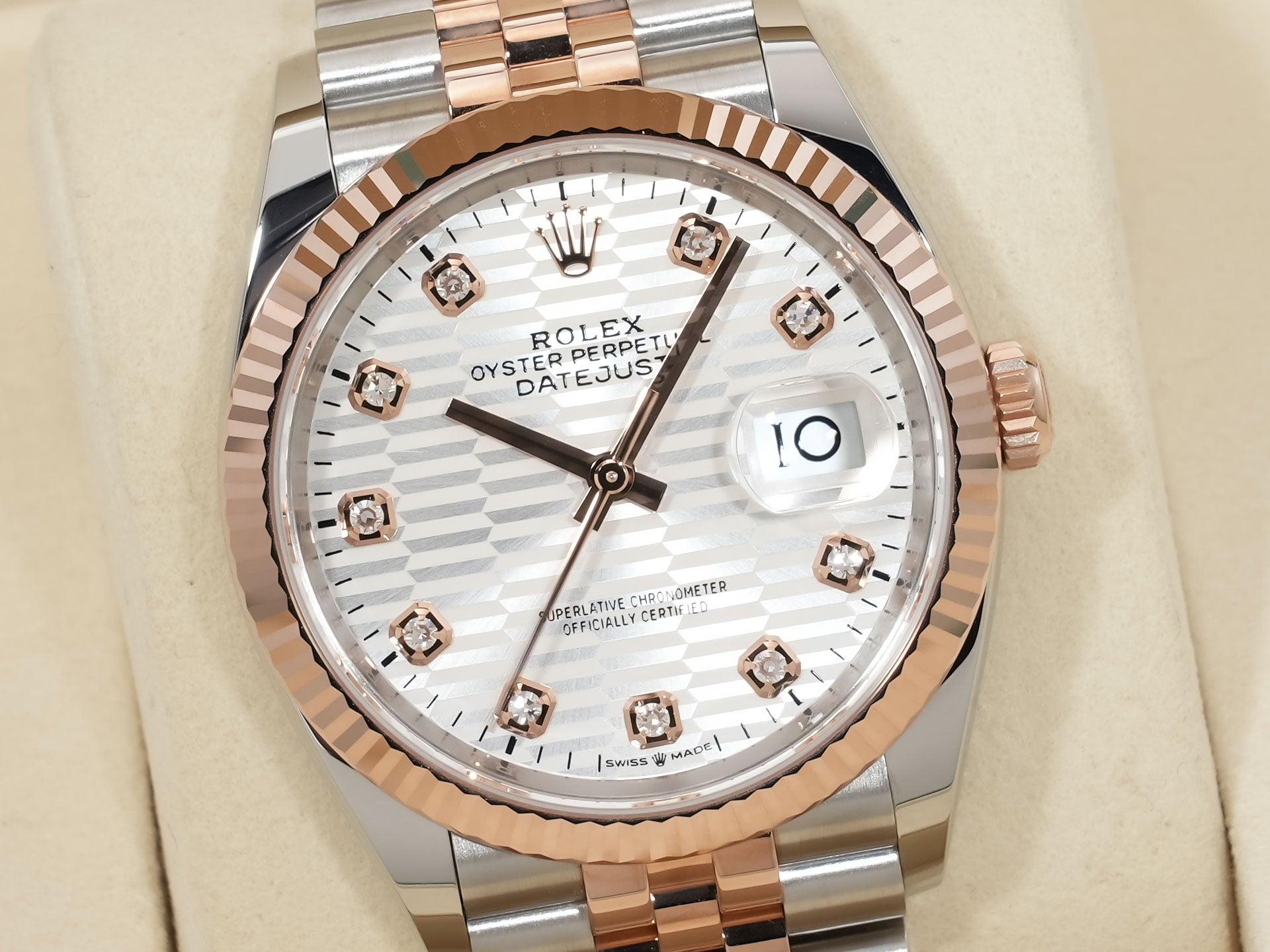 ロレックス デイトジャスト36 Ref.126231G ステンレススチール/エバーローズゴールド シルバーフルーテッドモチーフ10Pダイヤ文字盤 ジュビリーブレスレット 未使用 5y2mcyy6