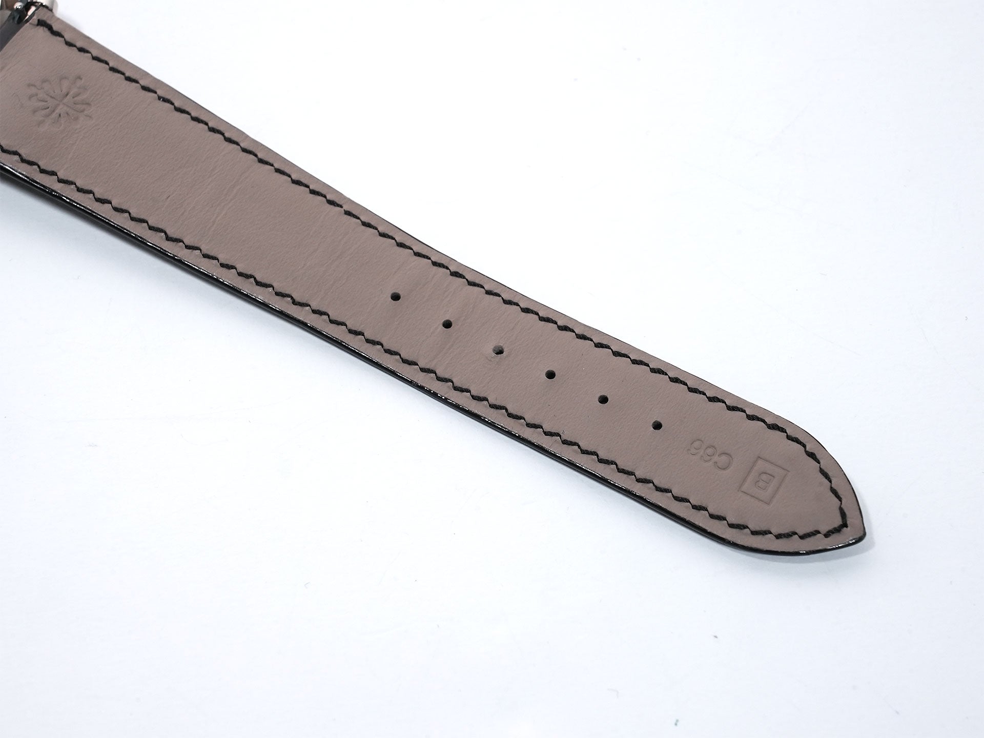 パテックフィリップ カラトラバ Ref.5196G-001 ホワイトゴールド シルバー文字盤 美中古 jyeshwhu