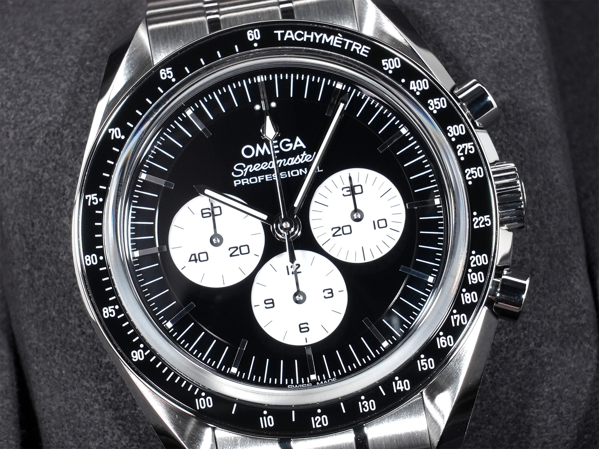 オメガ スピードマスター ムーンウォッチ プロフェッショナル Ref.310.30.42.50.01.004 ステンレススチール ブラックxホワイト文字盤 未使用 q4zv4dxo