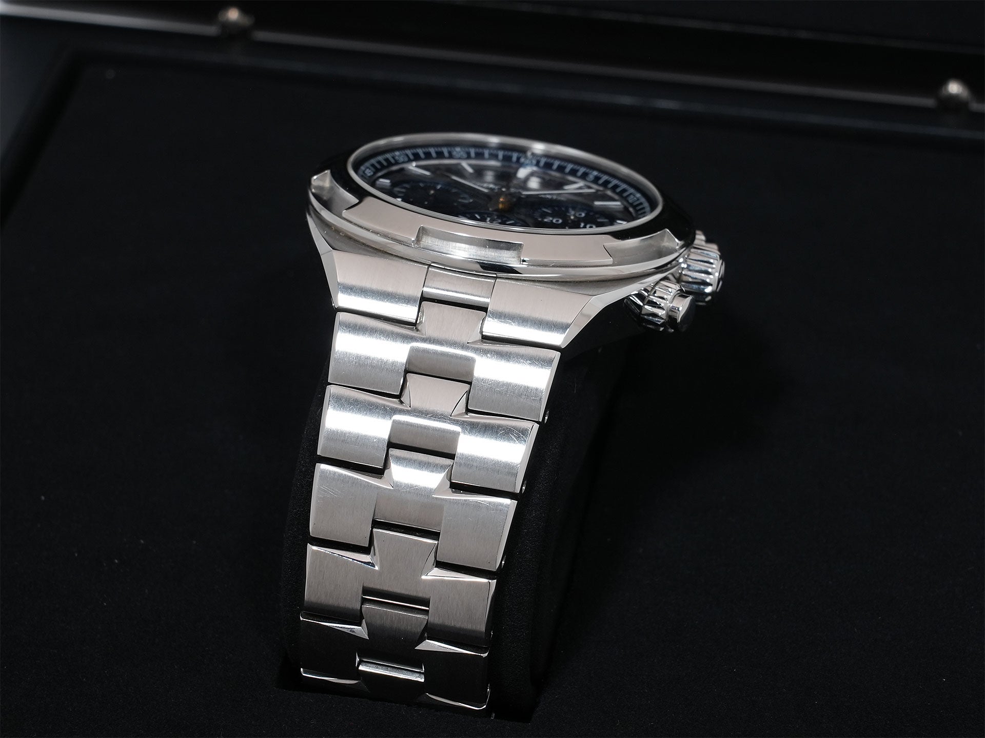 ヴァシュロンコンスタンタン オーヴァーシーズ クロノグラフ Ref.5500V/110A-B148 ステンレススチール ブルー文字盤 中古 mrv58zde