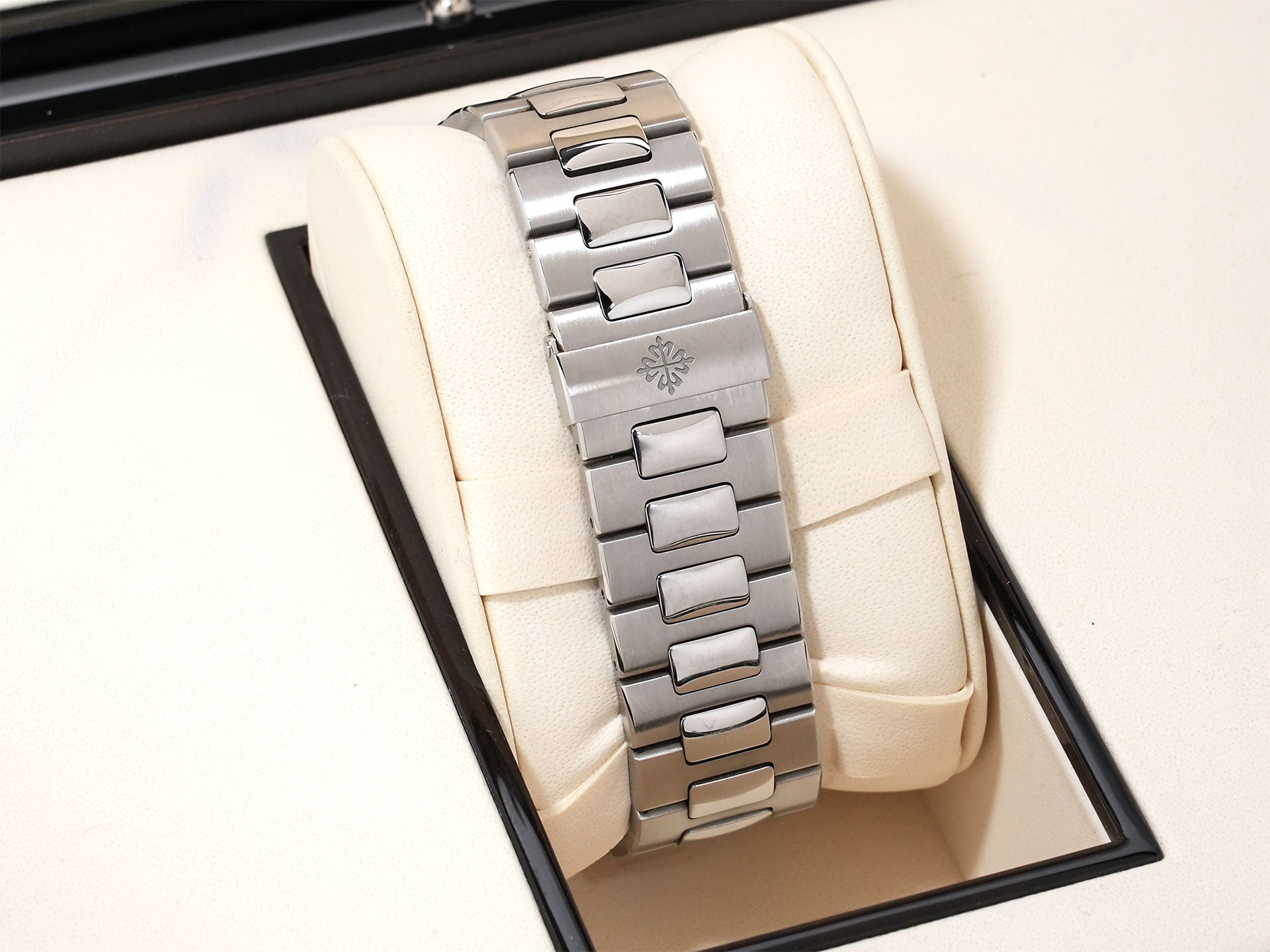 パテックフィリップ ノーチラス Ref.5711/1A-010 ステンレススチール ブルー文字盤 中古 ih8kmamr