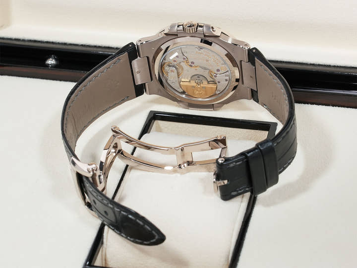 パテックフィリップ ノーチラス プチコンプリケーション Ref.5712G-001 ホワイトゴールド スレート文字盤 中古 ia7w376t
