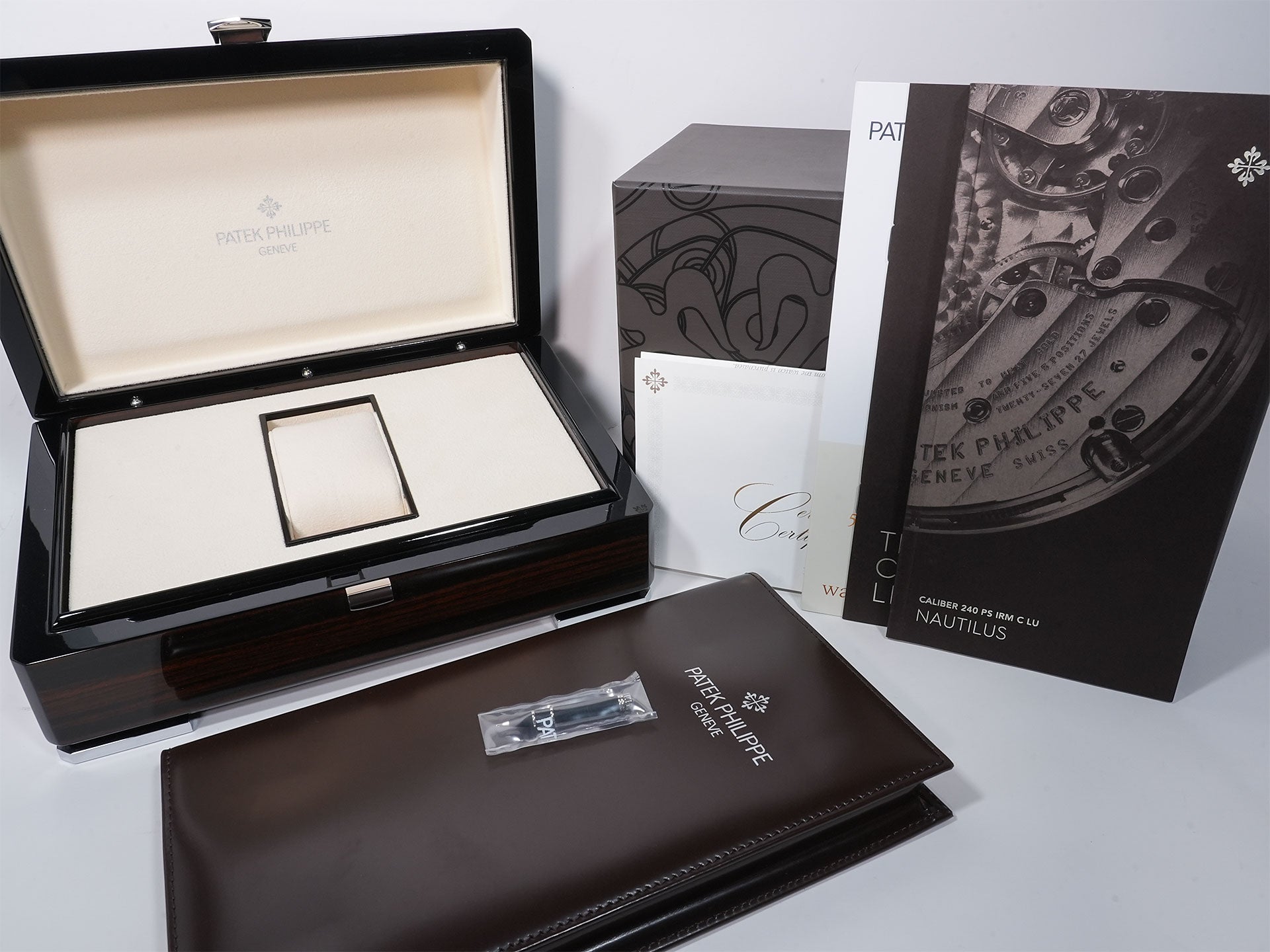 パテックフィリップ ノーチラス プチコンプリケーション Ref.5712G-001 ホワイトゴールド スレート文字盤 中古 ia7w376t