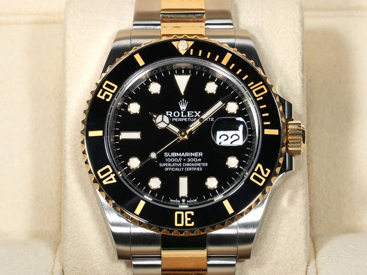 ロレックス サブマリーナー デイト Ref.126613LN ステンレススチール/イエローゴールド ブラック文字盤 中古 ej2w7psg