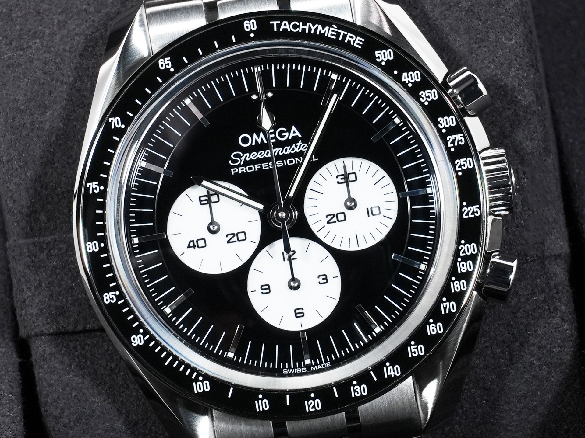 オメガ スピードマスター ムーンウォッチ プロフェッショナル Ref.310.30.42.50.01.004 ステンレススチール ブラックxホワイト文字盤 未使用 eprvx5rf
